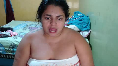 Snapshot of minnie_bbw69 chatting on October 2025 03:16:02 AM Andrea online show from October 2025 03:16:02 AM