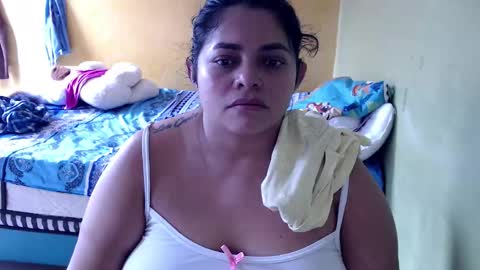 Andrea online show from December 2025 04:44:01 PM