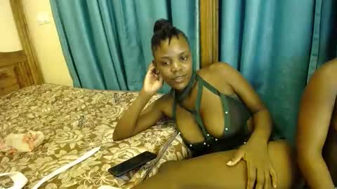 Snapshot of minnie_lila chatting on September 2025 10:55:02 PM Lila online show from September 2025 10:55:02 PM