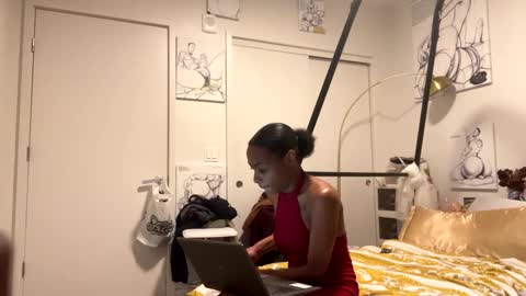 minniehunney online show from January 2025 10:32:01 AM