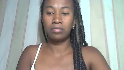 minouch211907 online show from February 2026 05:00:02 PM