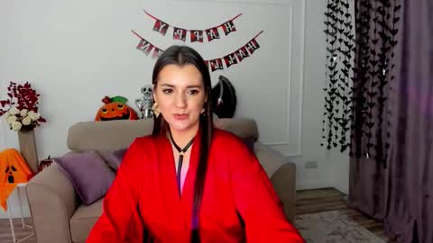 Jessi online show from November 2025 08:32:01 PM