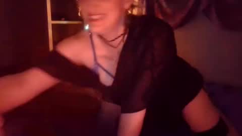Snapshot of minxtress_macabre chatting on January 2025 11:45:02 PM minxtress_macabre online show from January 2025 11:45:02 PM