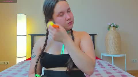 Snapshot of mira_karter chatting on February 2025 04:05:01 AM Mira online show from February 2025 04:05:01 AM