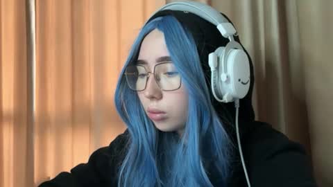 mira_light_ online show from September 2025 01:10:01 AM