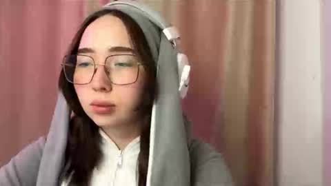 mira_light_ online show from October 2025 03:20:02 PM