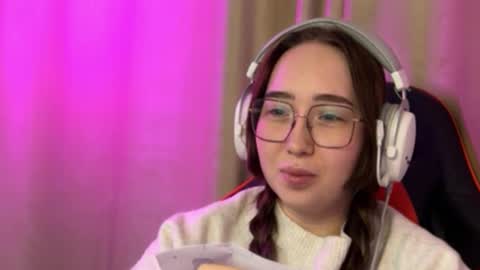 mira_light_ online show from October 2025 03:23:02 PM