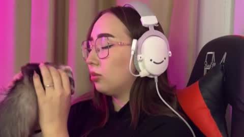 mira_light_ online show from October 2025 03:47:02 PM