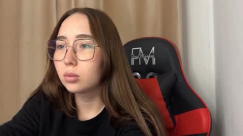 mira_light_ online show from October 2025 03:19:01 PM