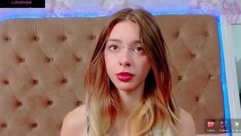 mira_lynxx online show from October 2025 04:13:01 AM