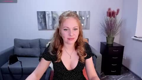 Snapshot of mira_whites chatting on February 2025 12:44:01 PM Mira online show from February 2025 12:44:01 PM