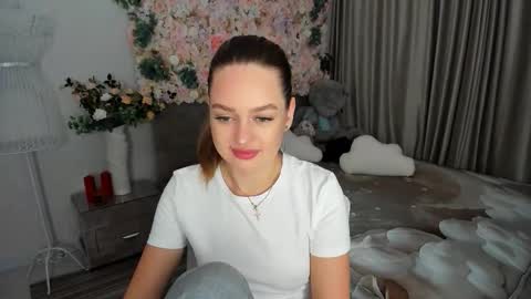 Emma online show from October 2025 07:14:01 PM