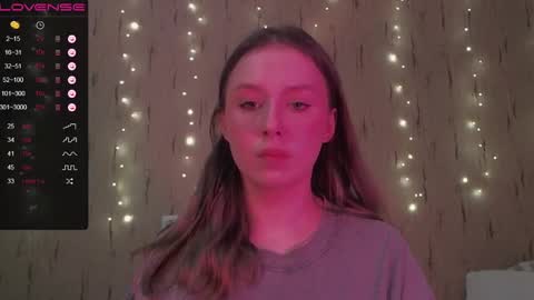 Kira online show from December 2024 07:00:01 PM