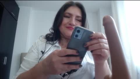 Snapshot of miranda_lovers69 chatting on February 2025 08:09:02 PM Miranda online show from February 2025 08:09:02 PM