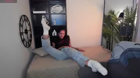 Snapshot of mirandaglow chatting on June 2026 05:43:01 AM Miranda online show from June 2026 05:43:01 AM