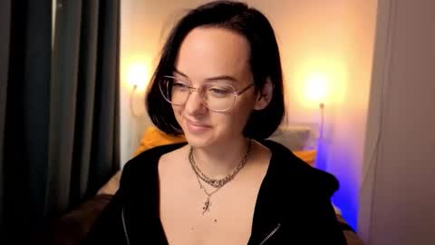 MiraSkyy online show from October 2025 02:36:01 PM