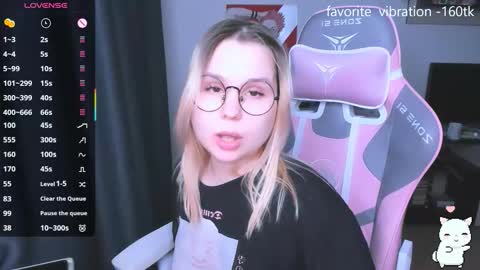 Kira online show from November 2025 08:08:02 PM