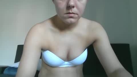 Snapshot of mirra_sins chatting on October 2025 10:05:01 AM Mirra online show from October 2025 10:05:01 AM