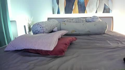 Eva online show from November 2025 07:25:01 PM