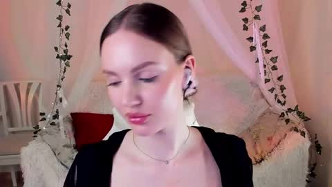 Snapshot of mish_ka3 chatting on November 2025 06:51:01 PM Misha online show from November 2025 06:51:01 PM