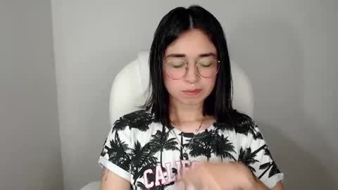 Snapshot of misha__sweet__27 chatting on January 2025 01:26:02 AM misha online show from January 2025 01:26:02 AM