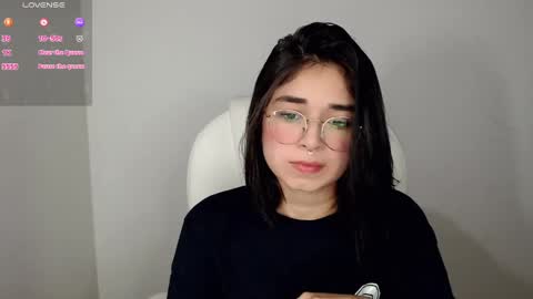 Snapshot of misha__sweet__27 chatting on February 2025 07:04:02 AM misha online show from February 2025 07:04:02 AM