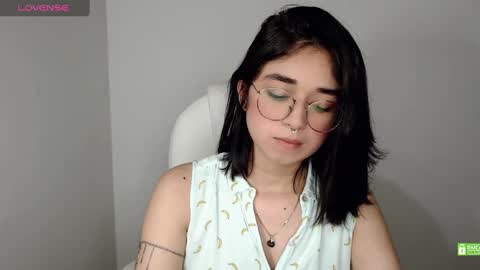 Snapshot of misha__sweet__27 chatting on March 2025 08:13:01 AM misha online show from March 2025 08:13:01 AM