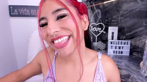 Snapshot of miss___allison chatting on December 2024 09:24:02 PM Allison online show from December 2024 09:24:02 PM