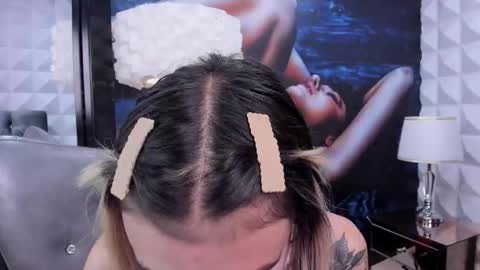 miss___angel online show from September 2025 06:12:02 PM