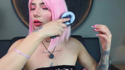 Charlotte online show from October 2025 06:05:02 PM