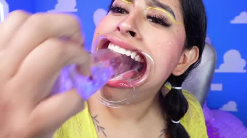 Anya online show from January 2025 02:10:02 PM