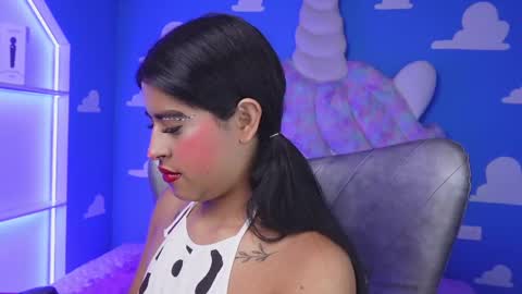 Anya online show from September 2025 11:01:02 AM