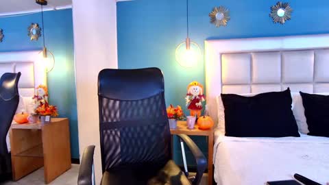 miss__ary_ online show from October 2025 12:14:02 PM