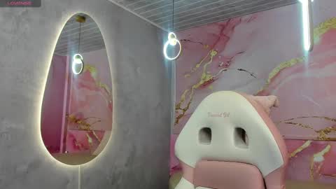 miss__luna_ online show from September 2025 10:06:02 AM