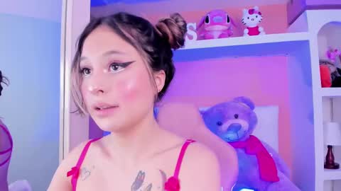 Lunna online show from September 2025 11:04:01 AM