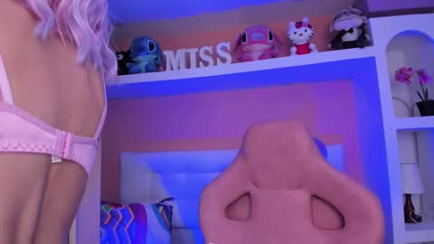 Lunna online show from October 2025 11:24:01 AM