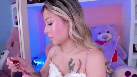 Lunna online show from October 2025 11:11:02 AM