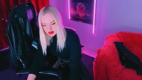 miss_alice_silver online show from April 2026 07:05:02 PM