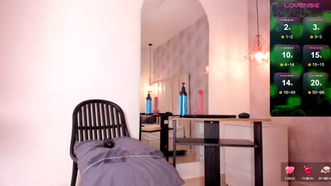 Amber  online show from December 2024 10:16:01 AM