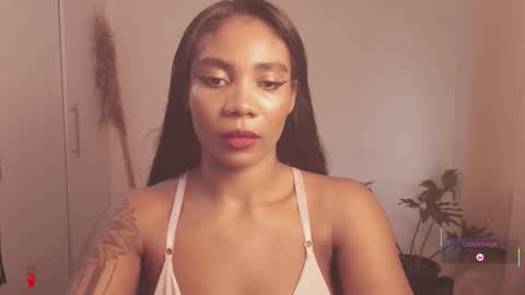 miss_benz online show from November 2025 01:44:01 PM