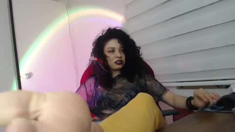 Miss Carmila online show from December 2025 01:02:01 AM