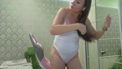 miss_divora online show from September 2025 08:05:01 AM