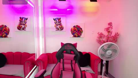 Melanie online show from September 2025 12:30:01 PM