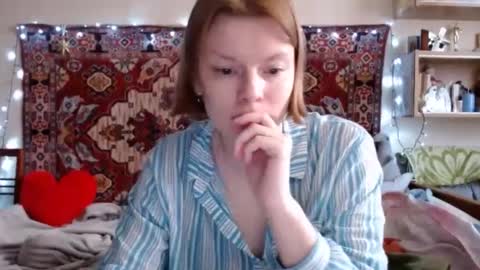 Elis online show from February 2025 12:12:01 PM