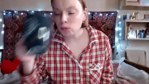 Elis online show from March 2025 01:46:01 PM