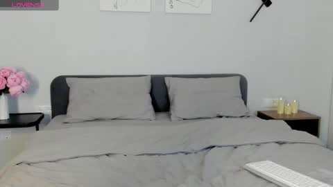 Emily online show from February 2026 06:37:01 AM