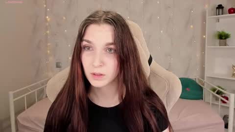 Snapshot of miss_eva__ chatting on September 2025 12:00:02 AM Eva online show from September 2025 12:00:02 AM