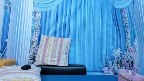 Snapshot of miss_flora chatting on June 2026 02:02:02 AM Monica Patricia online show from June 2026 02:02:02 AM