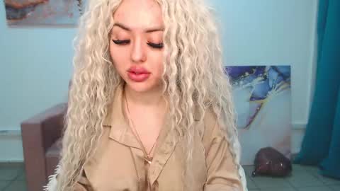 miss_kiten online show from February 2025 07:49:01 PM