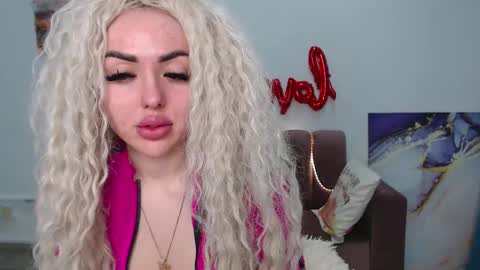 miss_kiten online show from March 2025 08:05:01 PM